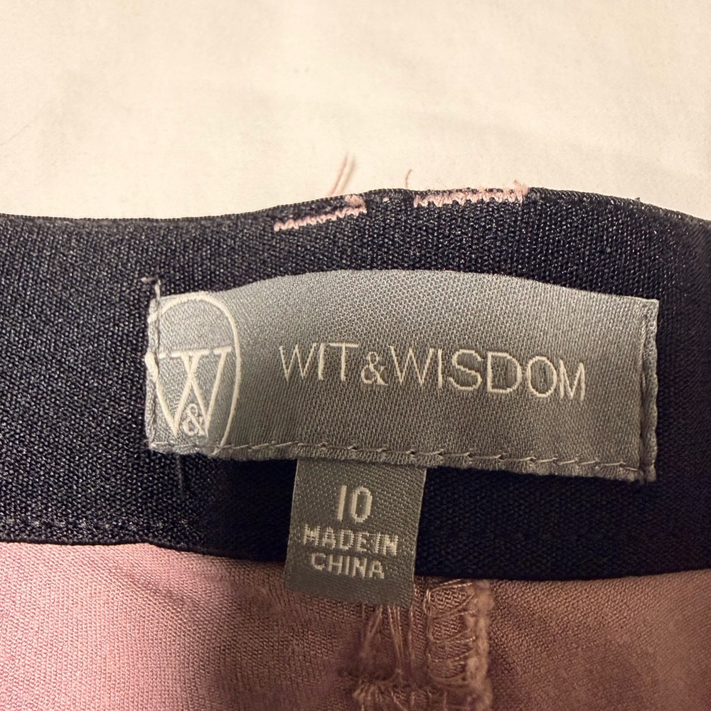 Wit & Wisdom Dusty Pink Women's Shorts - Picture 2 of 7